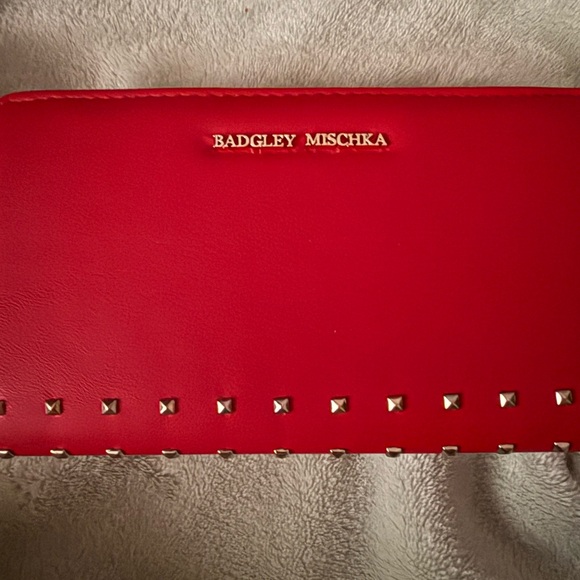 Badgley Mischka Red Vegan Leather Wallet - Picture 4 of 9